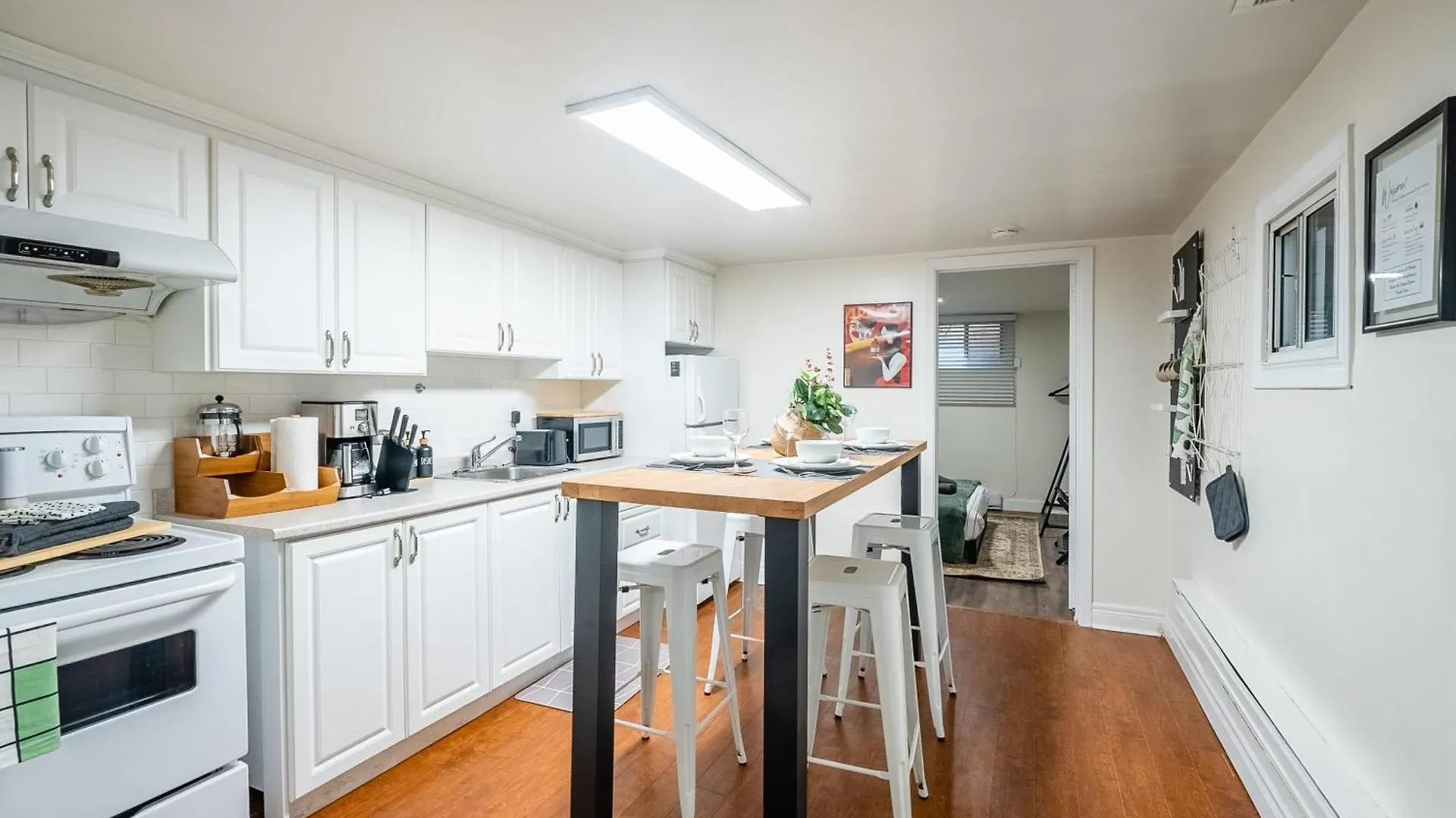 Modern 2Br Apt - Close To Trinity Bellwoods Park Apartment Toronto Canada