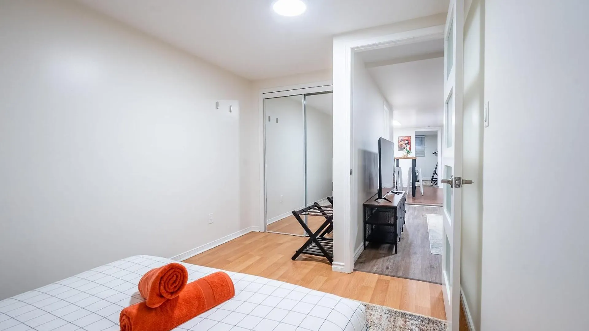 Modern 2Br Apt - Close To Trinity Bellwoods Park Apartment Toronto Canada